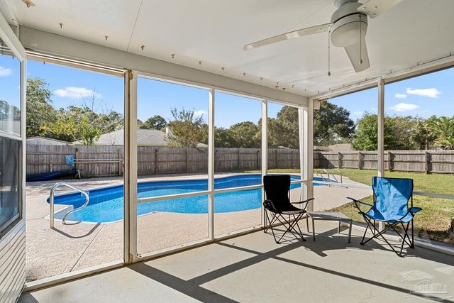 513 Sandy Oak Dr, Pensacola, FL 32506