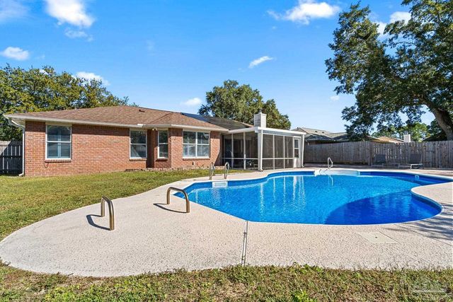 513 Sandy Oak Dr, Pensacola, FL 32506