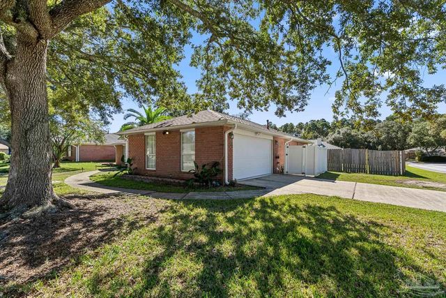 513 Sandy Oak Dr, Pensacola, FL 32506