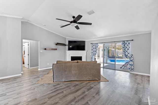 513 Sandy Oak Dr, Pensacola, FL 32506