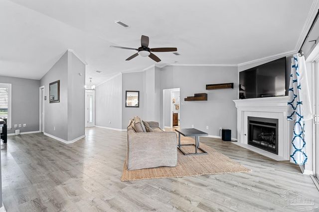 513 Sandy Oak Dr, Pensacola, FL 32506