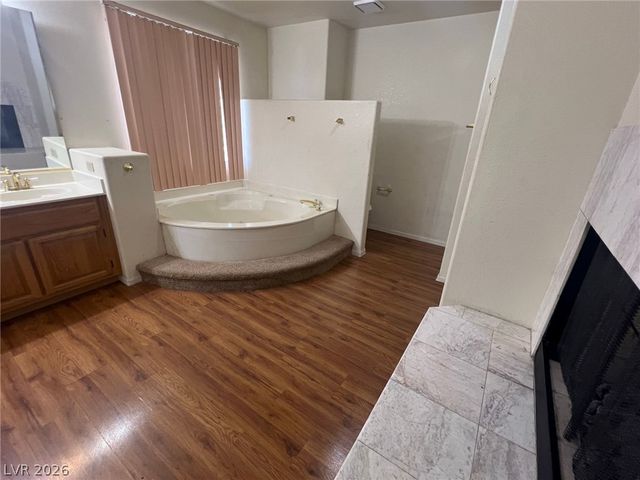 9448 Navy Blue Court, Las Vegas, NV 89117