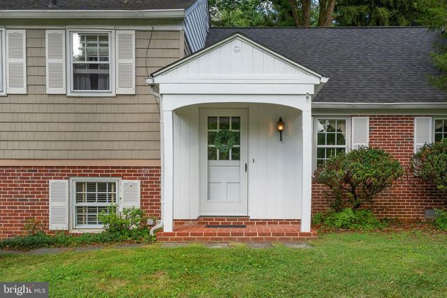 302 EARLES LN, Newtown Square, PA 19073