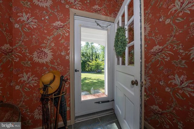 302 EARLES LN, Newtown Square, PA 19073