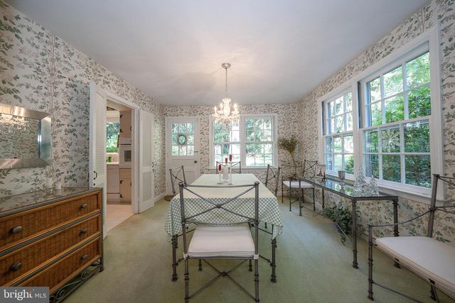 302 EARLES LN, Newtown Square, PA 19073