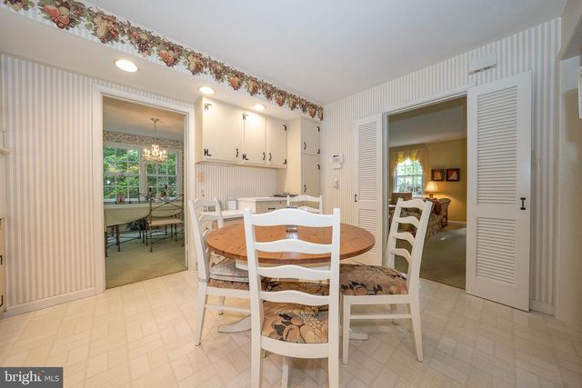 302 EARLES LN, Newtown Square, PA 19073