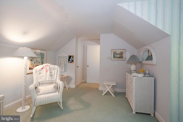 302 EARLES LN, Newtown Square, PA 19073