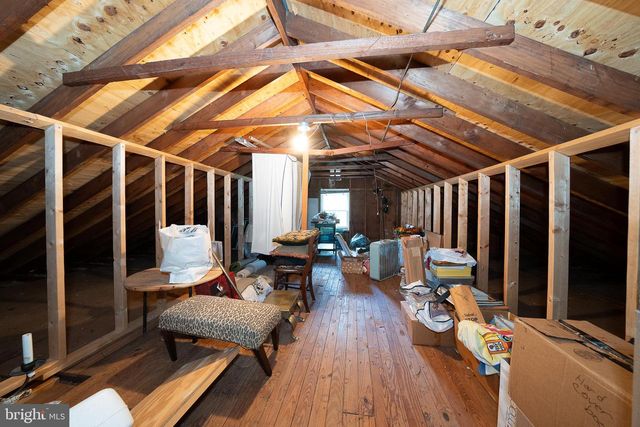 302 EARLES LN, Newtown Square, PA 19073