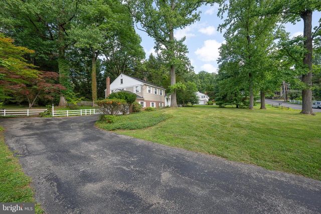 302 EARLES LN, Newtown Square, PA 19073