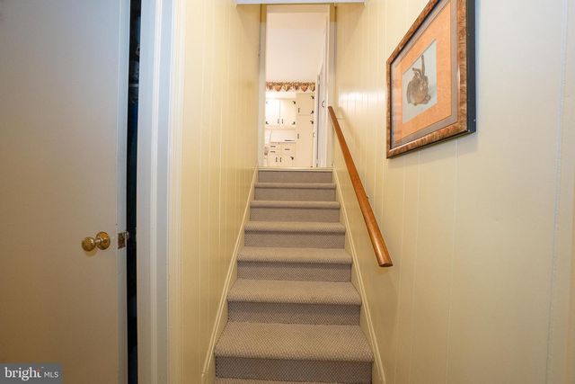 302 EARLES LN, Newtown Square, PA 19073