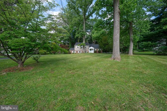 302 EARLES LN, Newtown Square, PA 19073