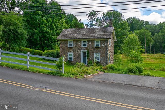 302 EARLES LN, Newtown Square, PA 19073