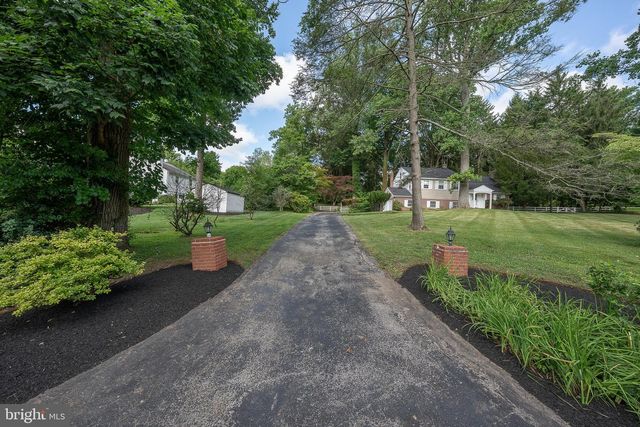 302 EARLES LN, Newtown Square, PA 19073