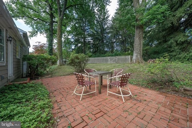 302 EARLES LN, Newtown Square, PA 19073