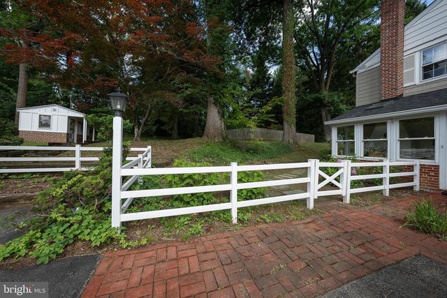 302 EARLES LN, Newtown Square, PA 19073