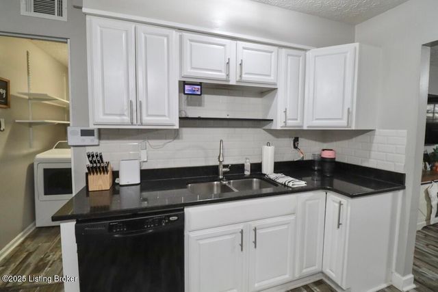 124 Texas Ave, Mt Washington, KY 40047