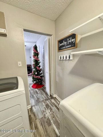 124 Texas Ave, Mt Washington, KY 40047