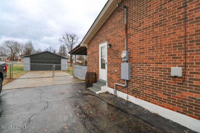 124 Texas Ave, Mt Washington, KY 40047