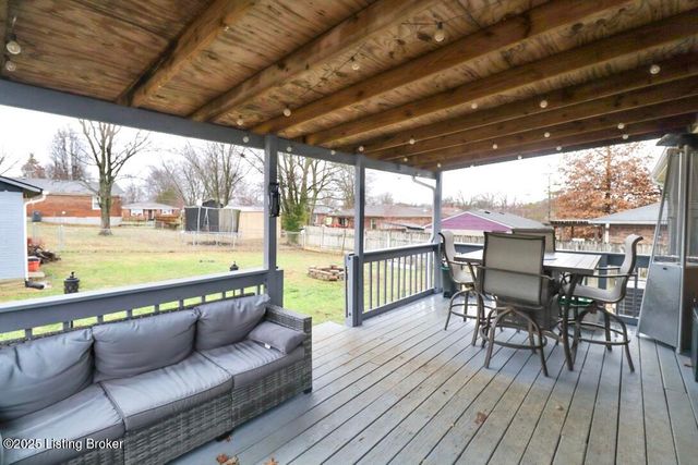 124 Texas Ave, Mt Washington, KY 40047