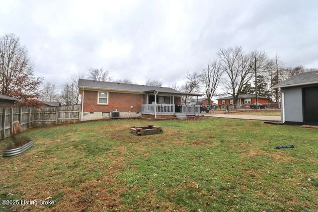 124 Texas Ave, Mt Washington, KY 40047