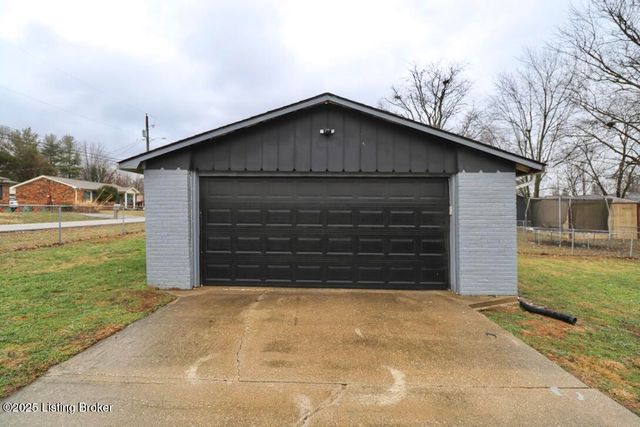 124 Texas Ave, Mt Washington, KY 40047