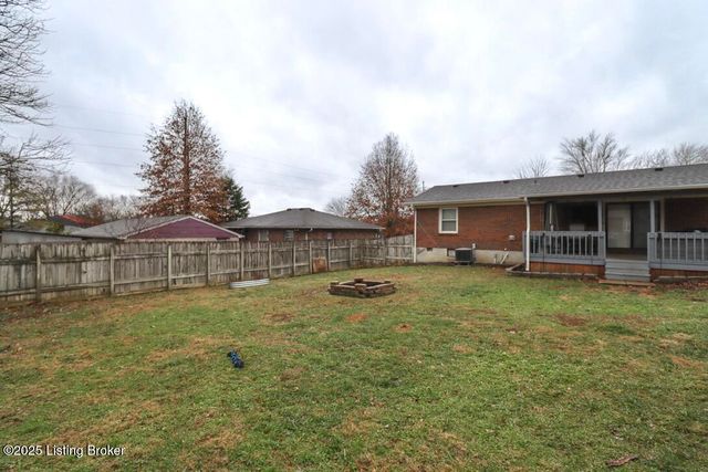 124 Texas Ave, Mt Washington, KY 40047