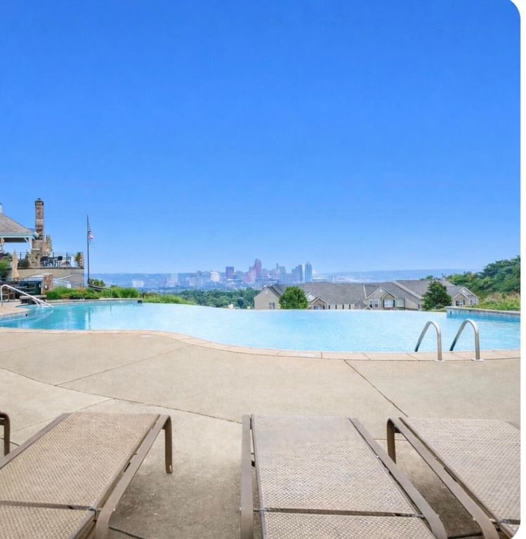 422 Breezewood Court, Ludlow, KY 41016