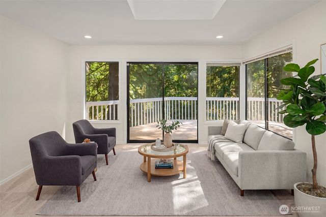 2815 NW Pine Cone Drive, Issaquah, WA 98027