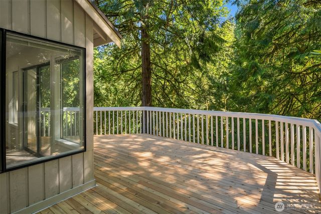 2815 NW Pine Cone Drive, Issaquah, WA 98027