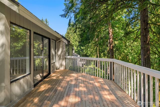 2815 NW Pine Cone Drive, Issaquah, WA 98027