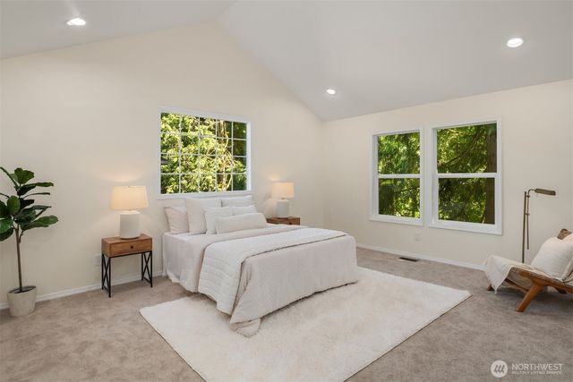 2815 NW Pine Cone Drive, Issaquah, WA 98027