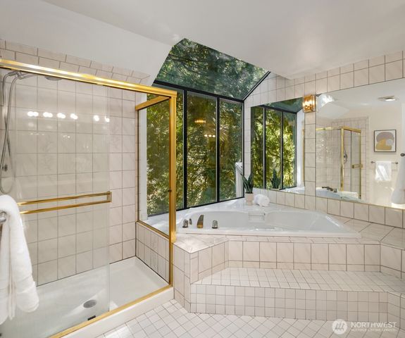 2815 NW Pine Cone Drive, Issaquah, WA 98027