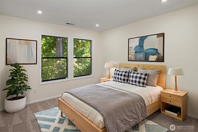 2815 NW Pine Cone Drive, Issaquah, WA 98027