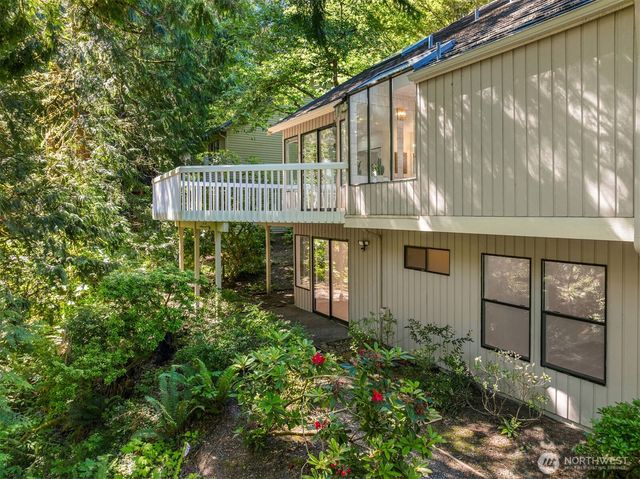 2815 NW Pine Cone Drive, Issaquah, WA 98027