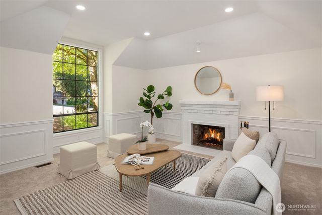 2815 NW Pine Cone Drive, Issaquah, WA 98027
