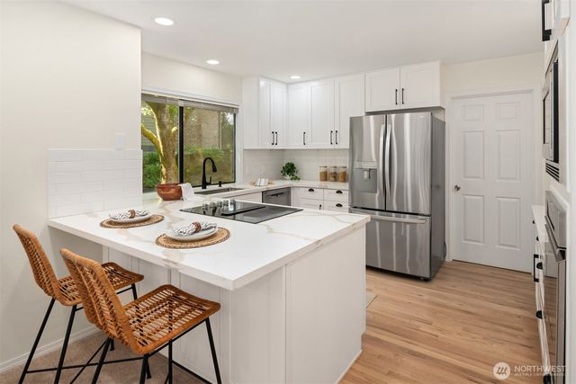 2815 NW Pine Cone Drive, Issaquah, WA 98027
