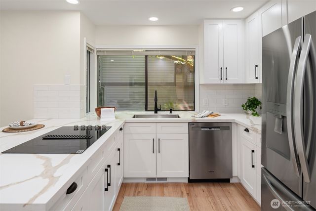 2815 NW Pine Cone Drive, Issaquah, WA 98027