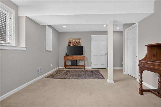 16222 W 157th Terrace, Olathe, KS 66062