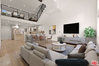 5019 Maplewood Avenue 101, Los Angeles, CA 90004