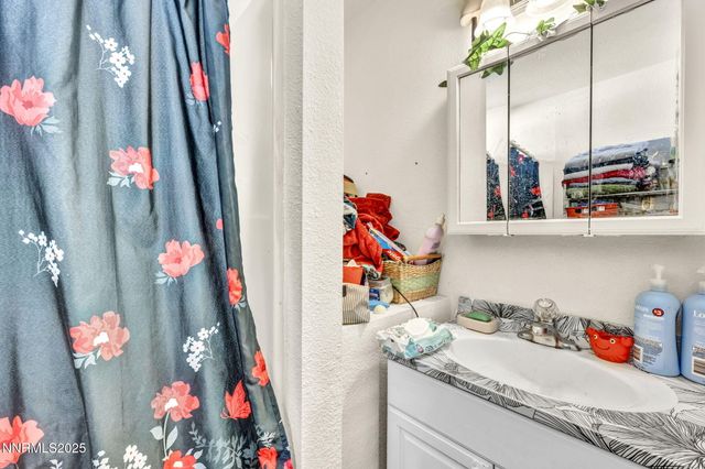 687 Douglas Street, Fallon, NV 89406