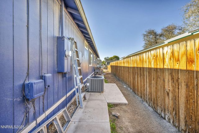 687 Douglas Street, Fallon, NV 89406