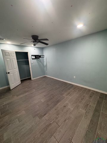 11 Cherrywood Circle, Marshall, TX 75672