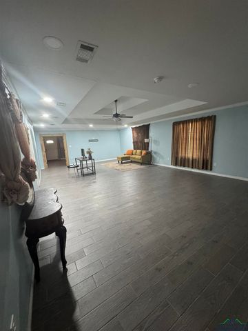 11 Cherrywood Circle, Marshall, TX 75672