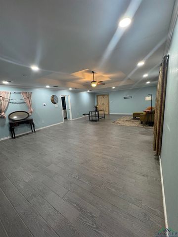 11 Cherrywood Circle, Marshall, TX 75672