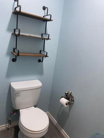 11 Cherrywood Circle, Marshall, TX 75672