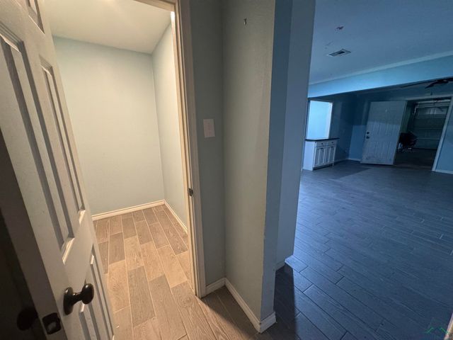 11 Cherrywood Circle, Marshall, TX 75672