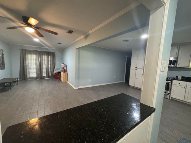 11 Cherrywood Circle, Marshall, TX 75672