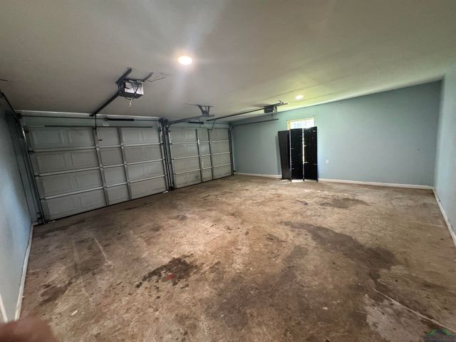 11 Cherrywood Circle, Marshall, TX 75672