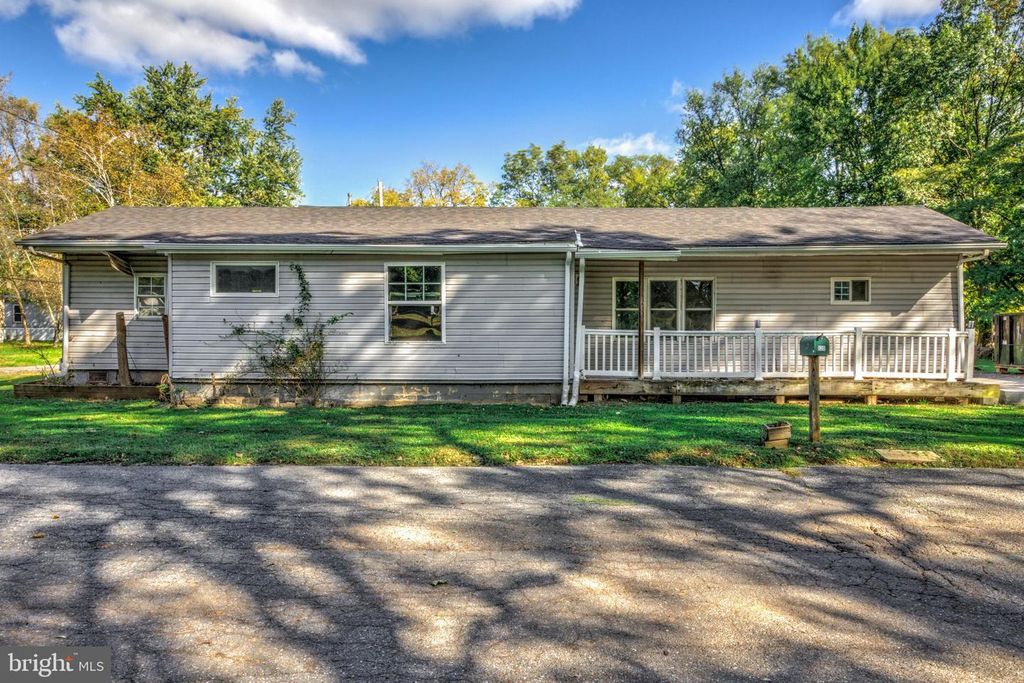 120 WAYNE AVE, Middletown, PA 17057