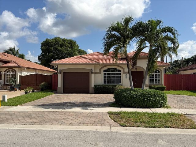 7753 NW 201st Terrace, Hialeah, FL 33015
